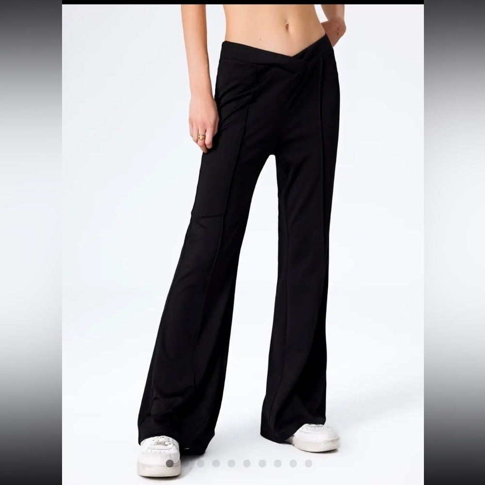 NEW Cider sz Large Black V Waist Knitted Flare Pants with Seam Detailing